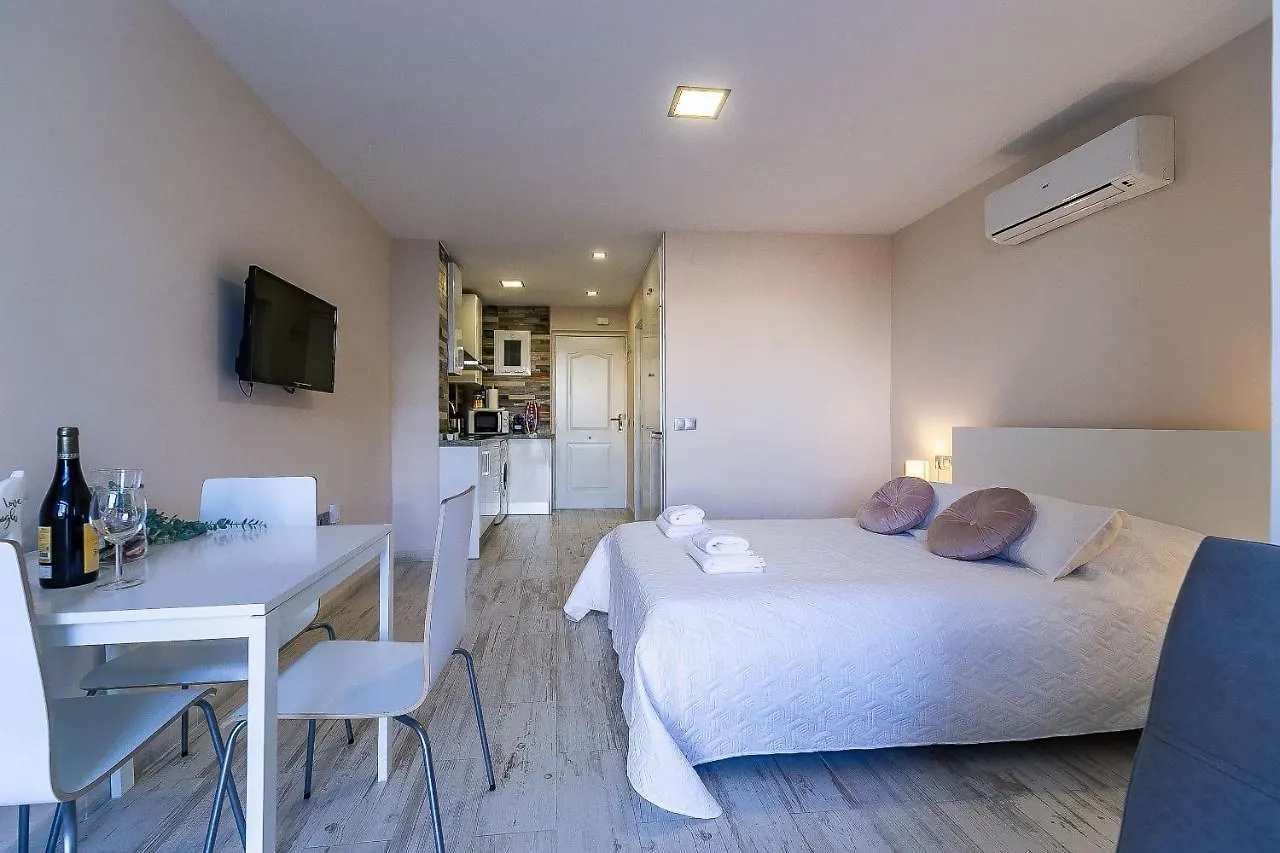 公寓 Sun Coast Benalmadena -- Superb Studio With 4 Pools, Gardens & Breakfast