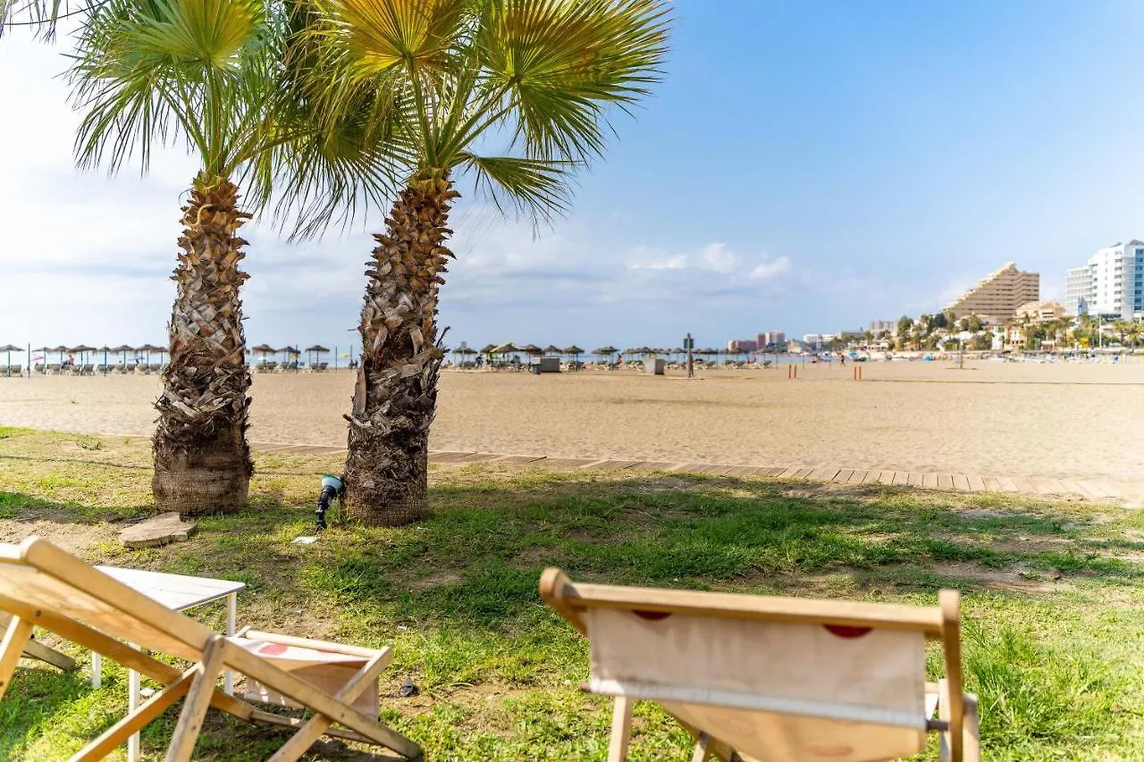 Sun Coast Benalmadena -- Superb Studio With 4 Pools, Gardens & Breakfast 公寓