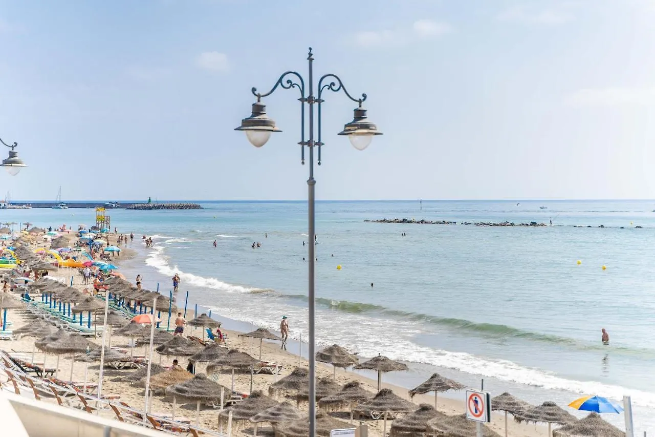 Sun Coast Benalmadena -- Superb Studio With 4 Pools, Gardens & Breakfast 公寓